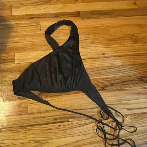 DB criss cross crop top - Picture 1 of 2